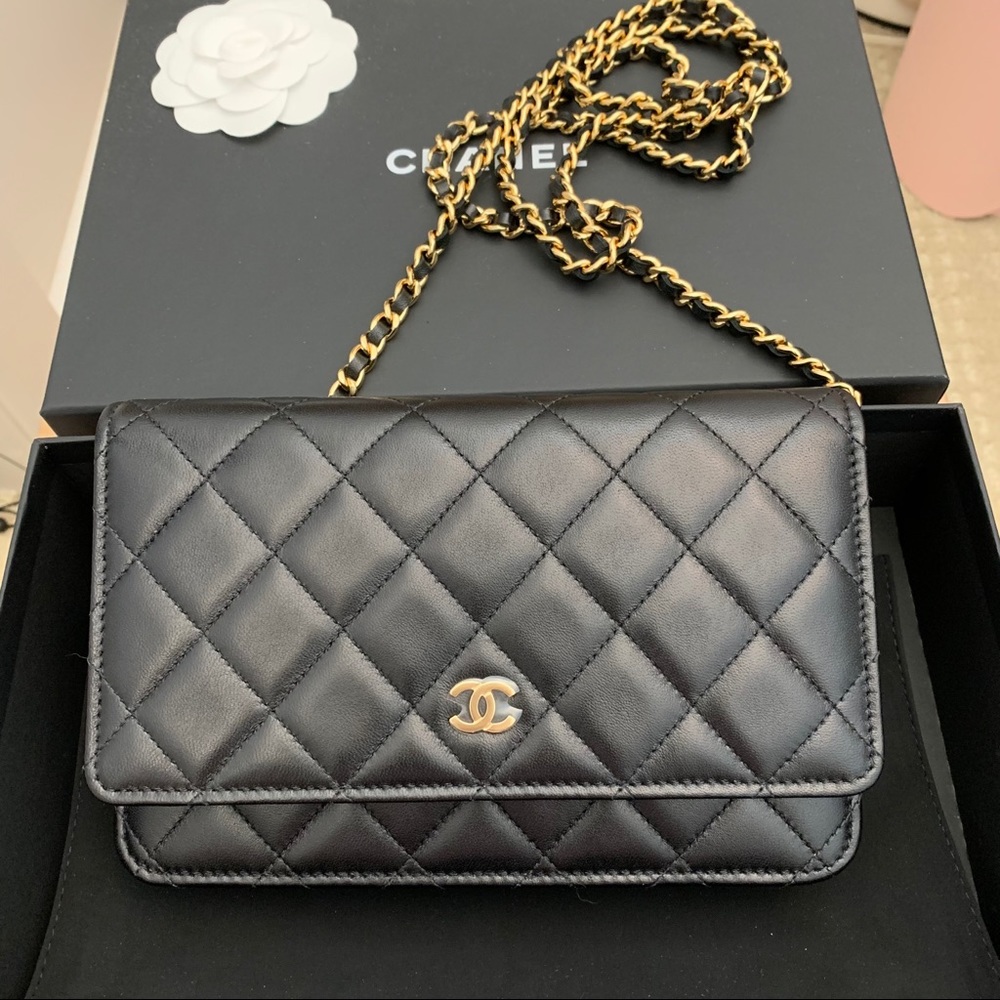 Chanel wallet on chain